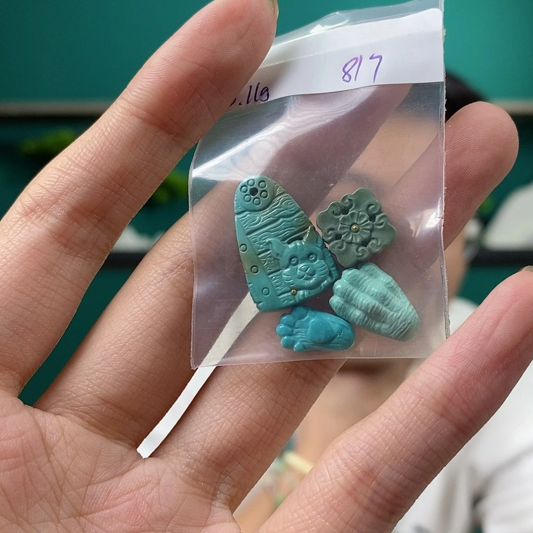 绿松石未镶嵌珠宝奇石