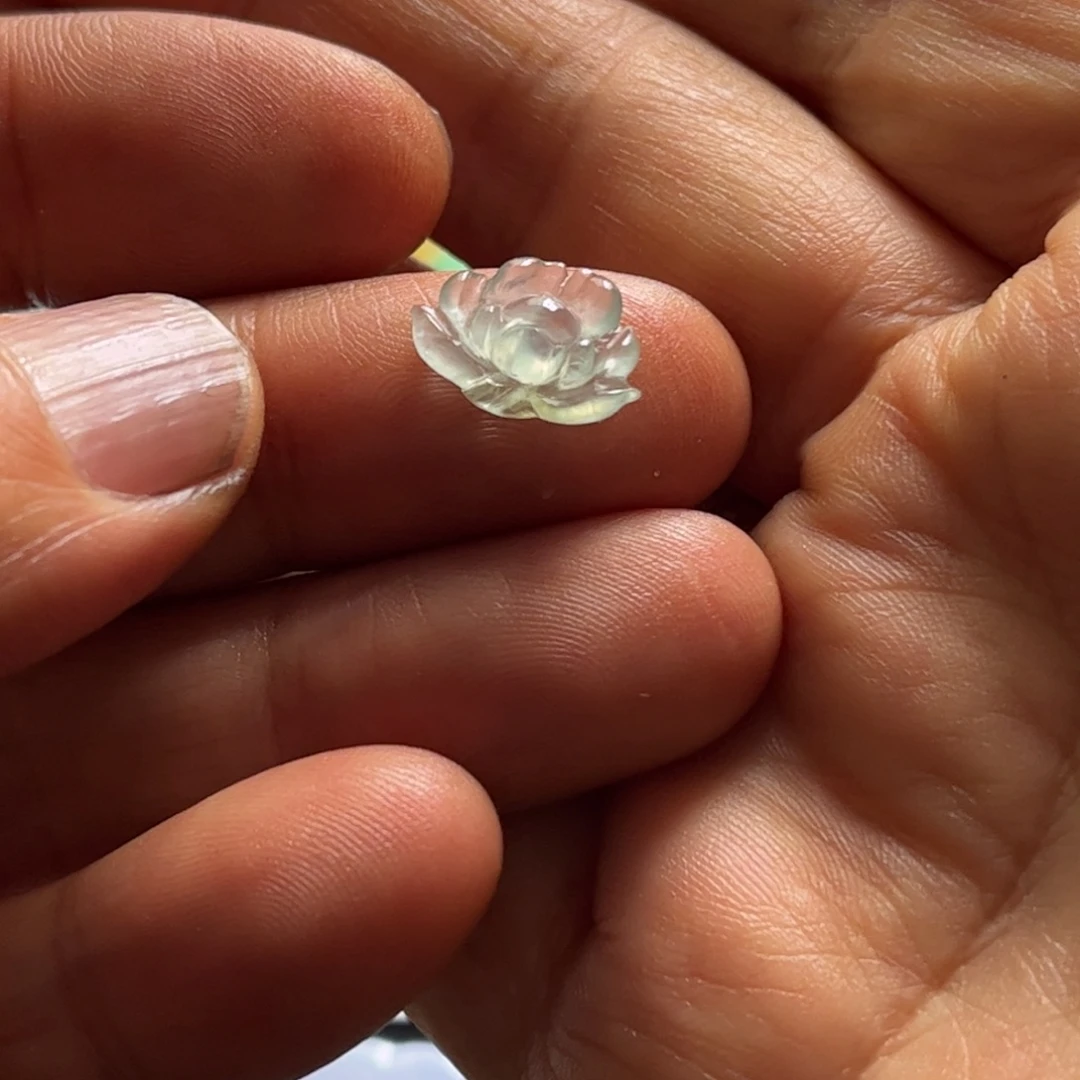 定制翡翠未镶嵌莲花