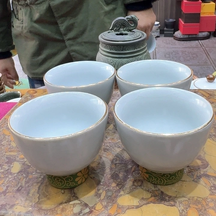 高足汝瓷杯一组。。。四个
