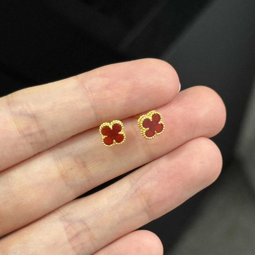 红色四叶草耳钉直针足金999 总重出