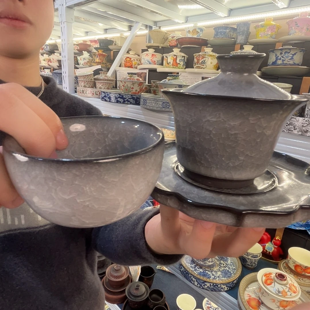 这些盖碗很漂亮！！！