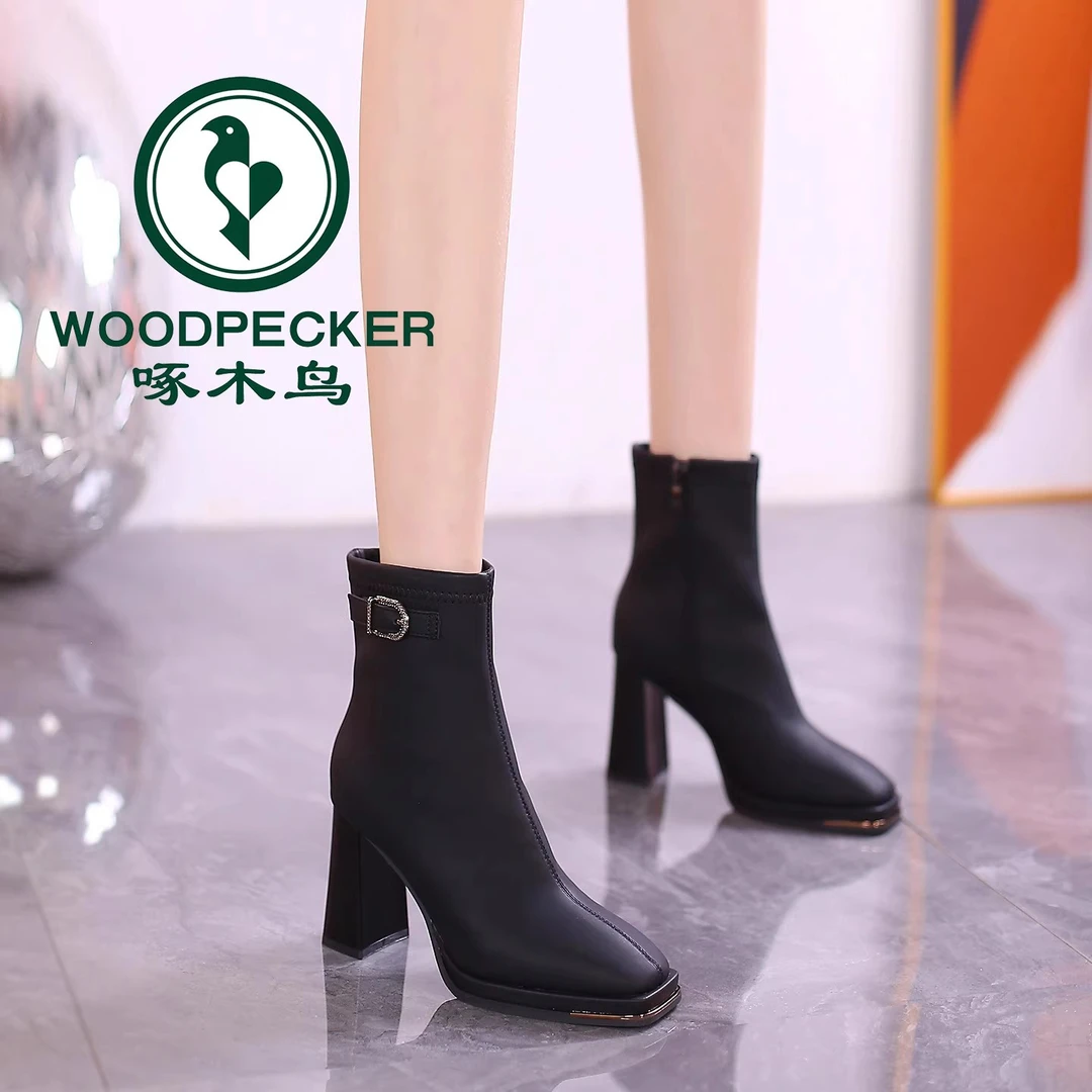 啄木鸟性感皮带扣粗跟高跟短靴女2025秋冬款加绒马丁靴方头及裸靴