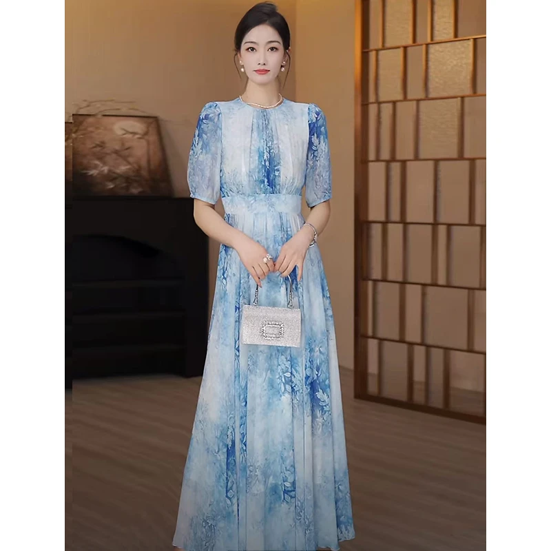 2025春新款青花瓷色优雅气质原创设计感连衣裙2025春夏超大裙摆