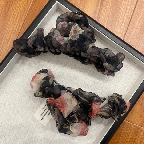 韩国 东大门 布艺花朵森系复古抓夹鲨鱼夹