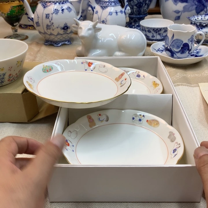 莉****紫砂金瓷阁精品瓷器店