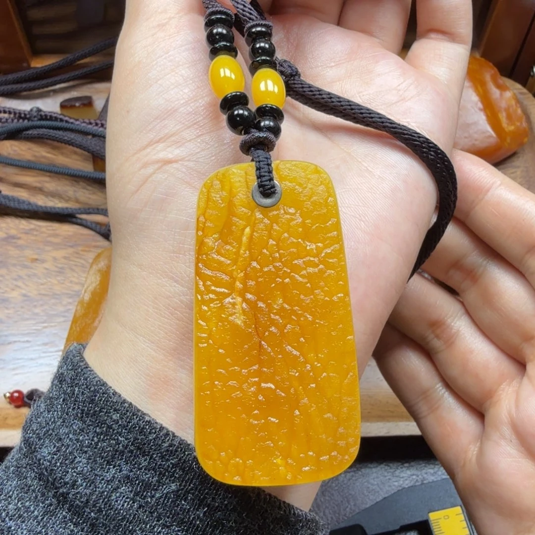 琥珀未镶嵌吊坠(赠链)