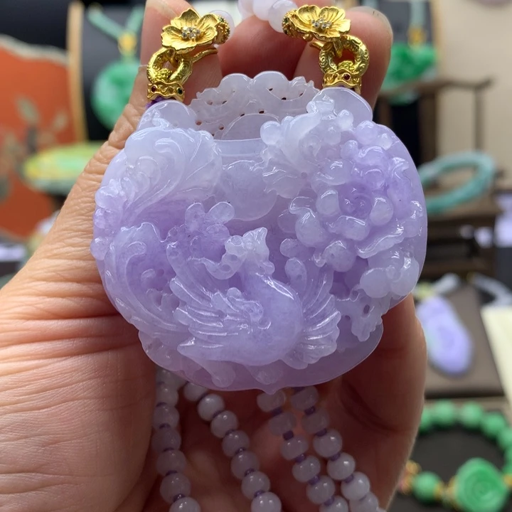 翡翠未镶嵌吊坠(赠链)