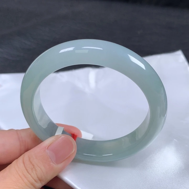 翡翠未镶嵌手镯