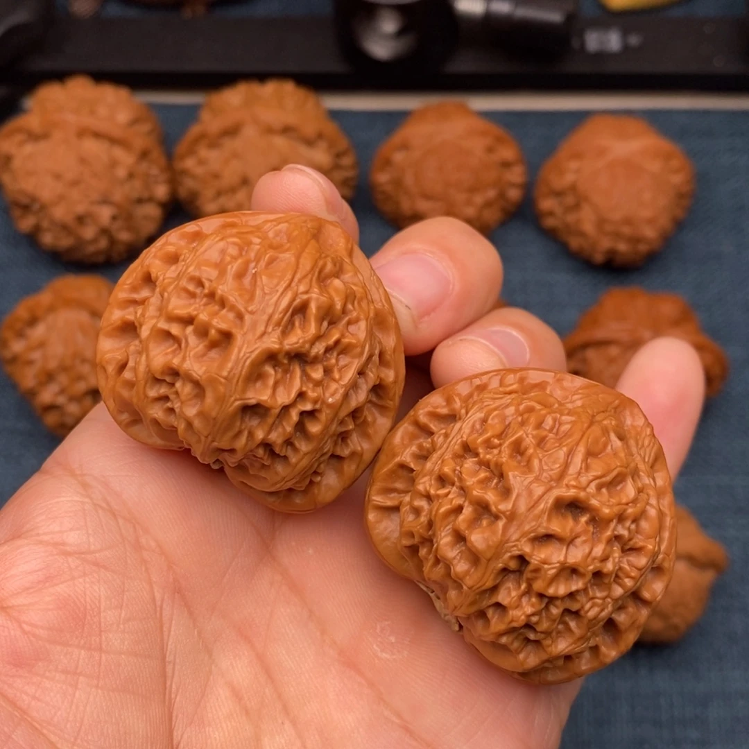 把件文玩核桃38蜡皮桃心宫灯