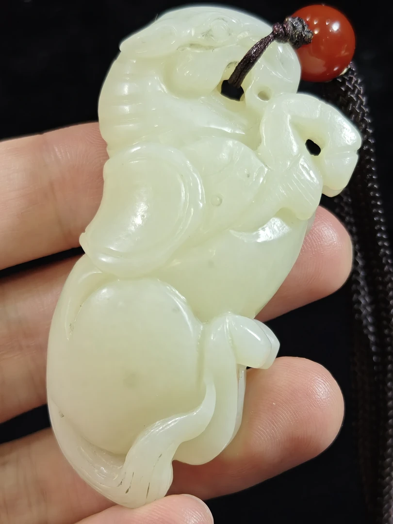 旧藏天然和田玉马到成功摆件手把件64克65*35*18mm