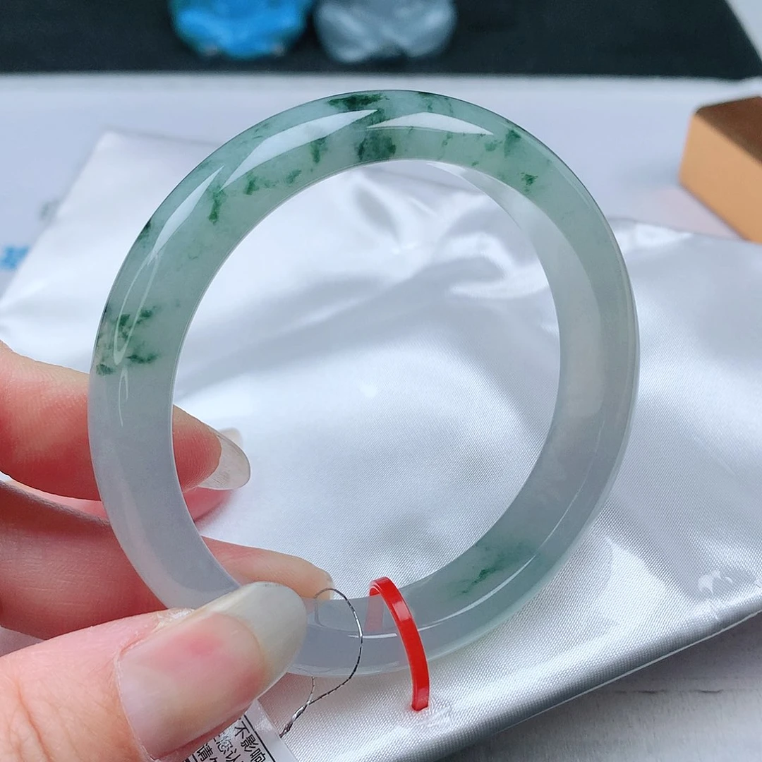 翡翠手镯未镶嵌57.8圈