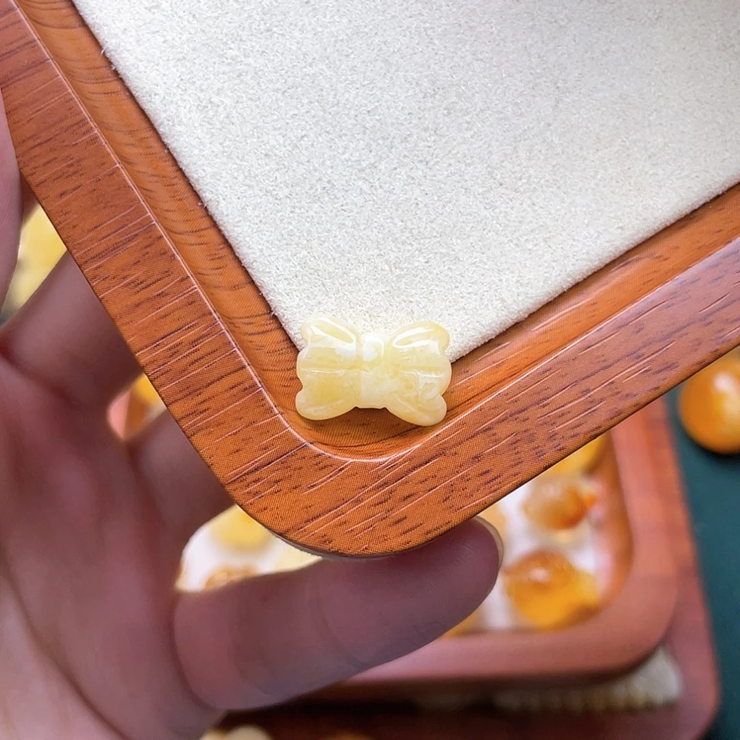 琥珀裸石未镶嵌9*3蜜蜡