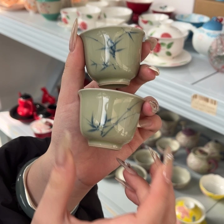 孤品微瑕对杯。