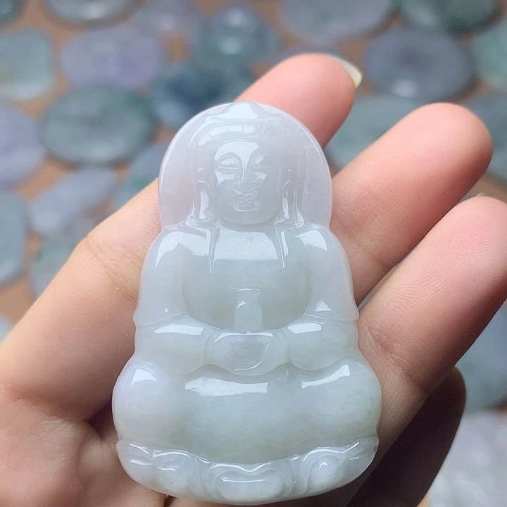 翡翠未镶嵌颈饰观音