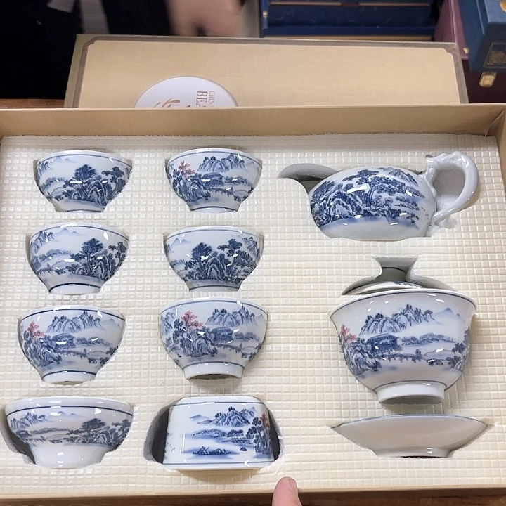 孤品茶具套装等。