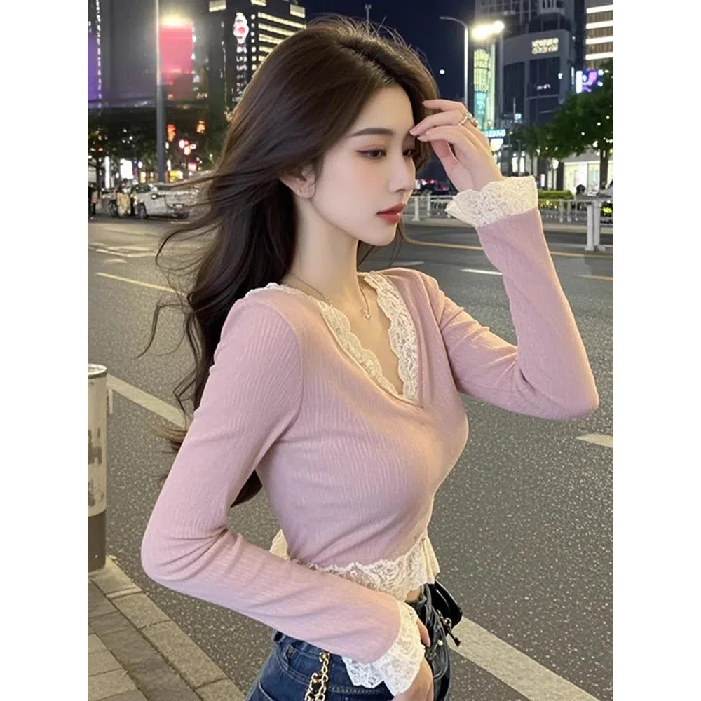 2025洋气纯欲甜辣妹粉色蕾丝打底衫女显瘦薄款小众绝美短款上衣