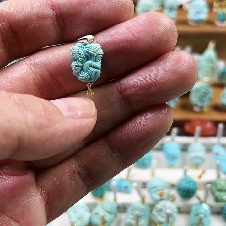 绿松石未镶嵌颈饰蝴蝶仙子