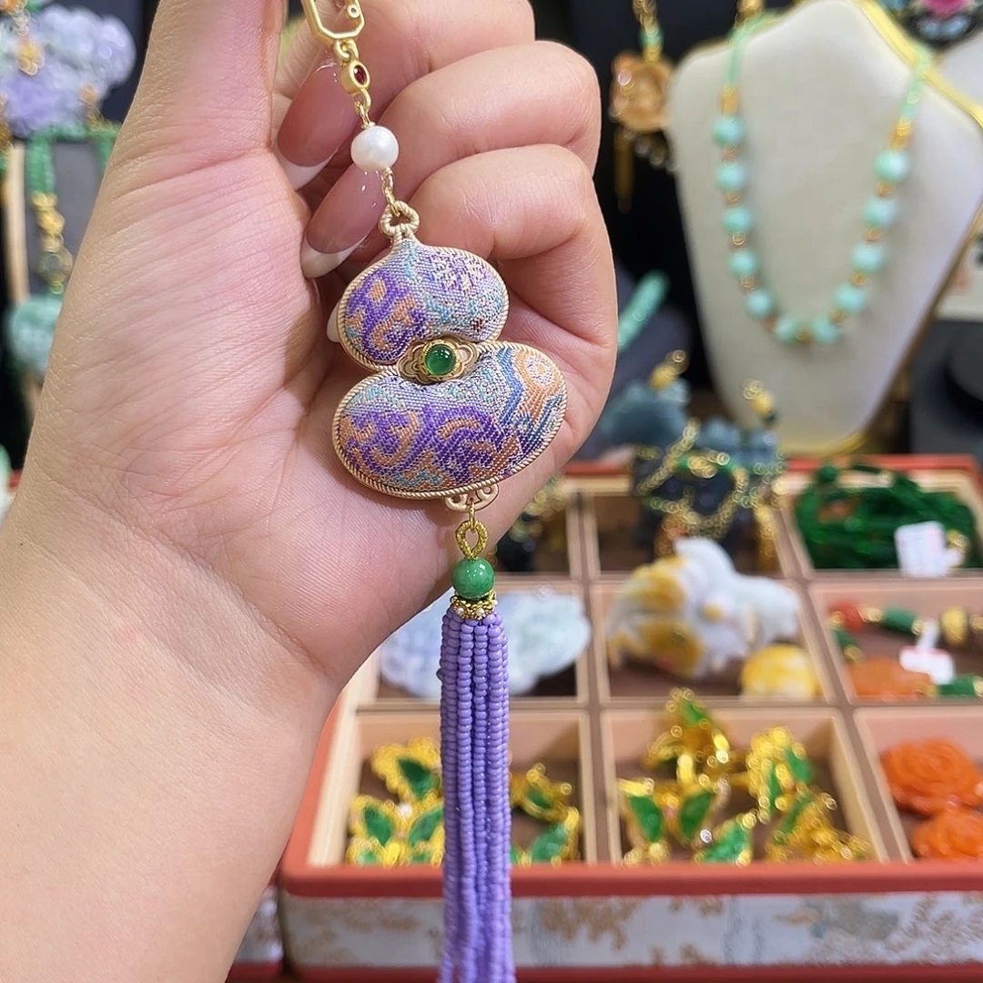 翡翠未镶嵌颈饰压襟➕背云