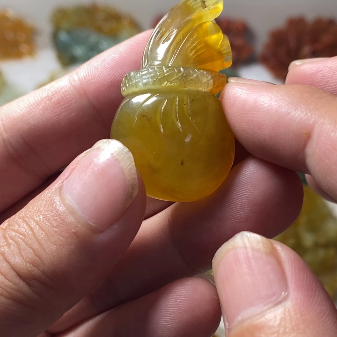 未镶嵌蛇纹石玉颈饰