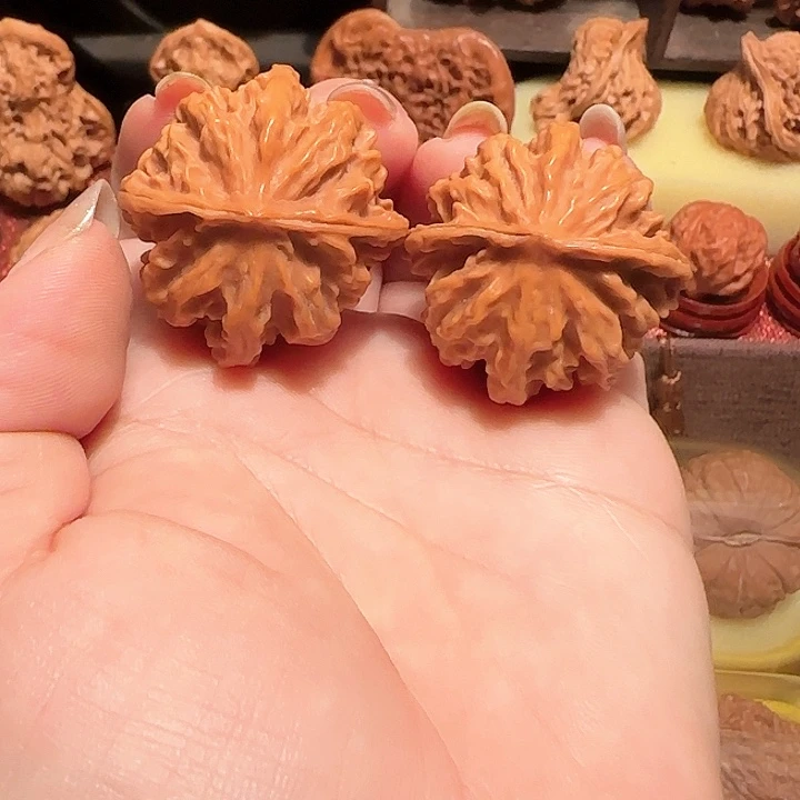 蛋***蛋小手捻……核桃……核桃