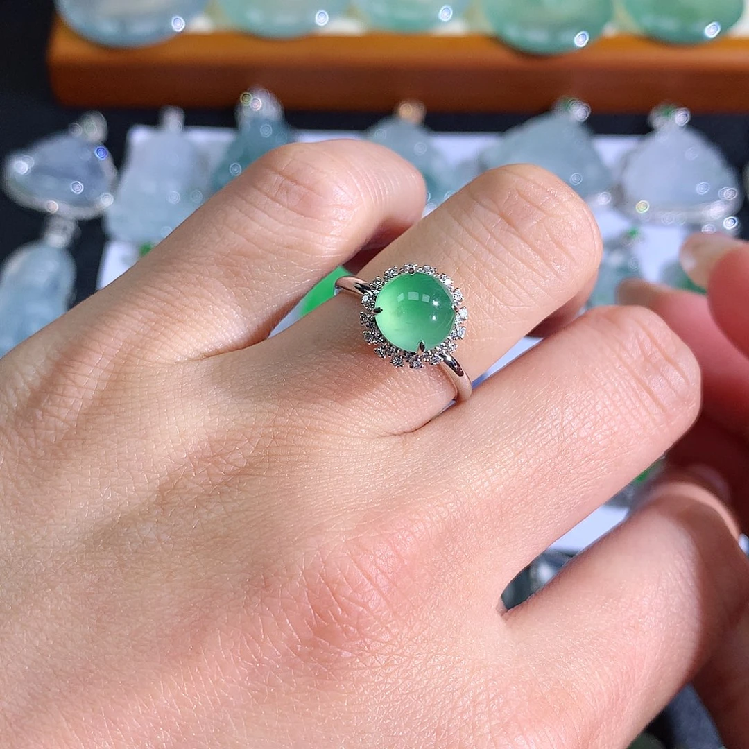 翡翠18K金镶嵌戒指翡翠