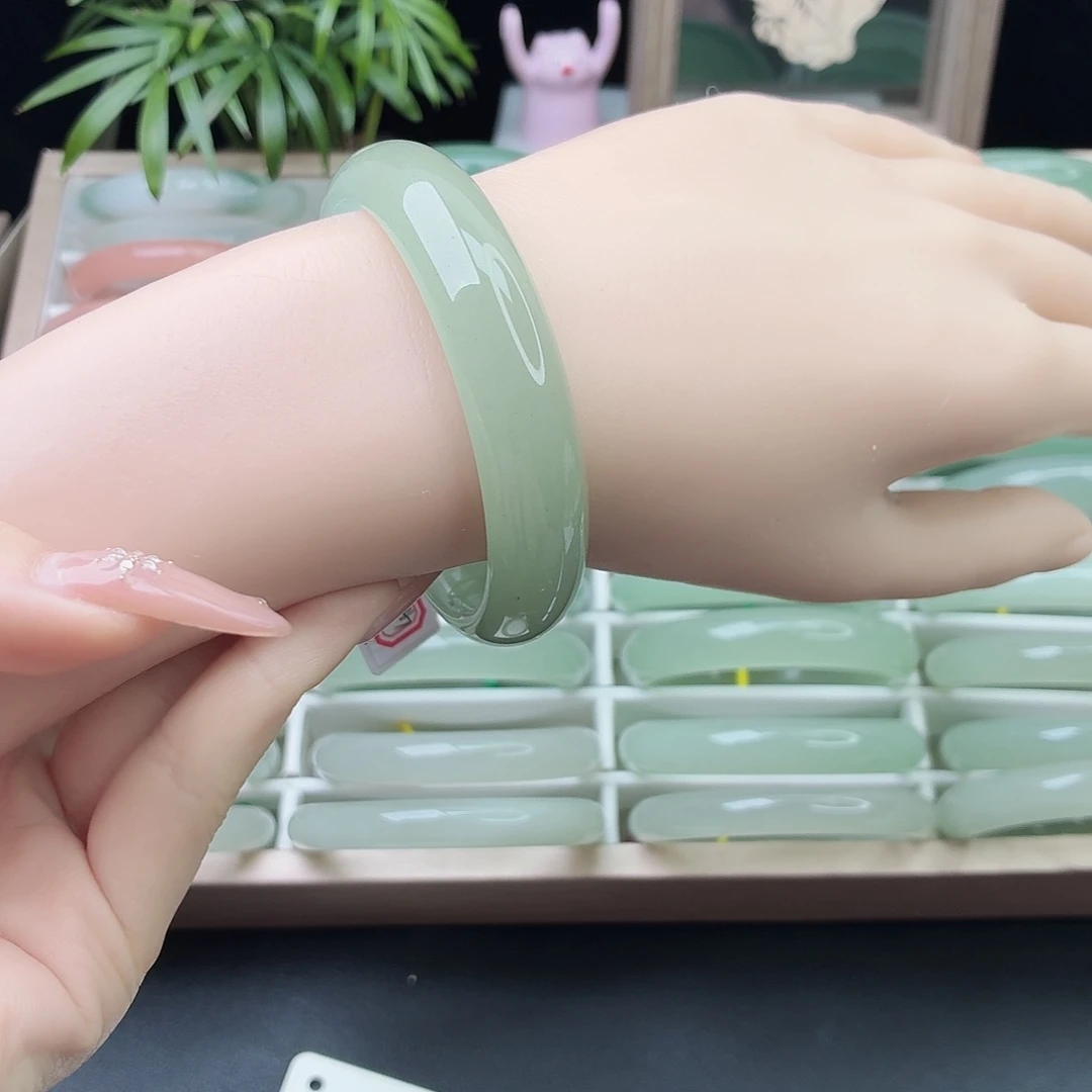 石英质玉未镶嵌手镯