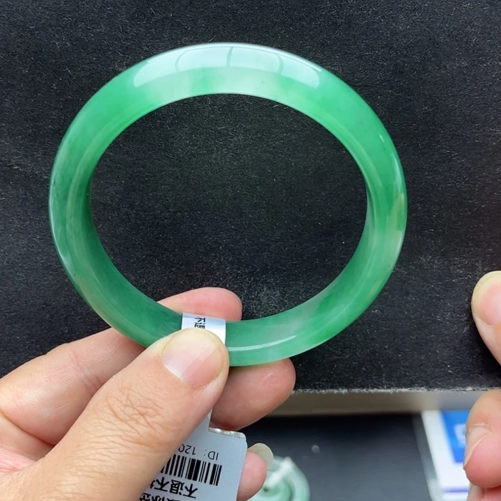 石英质玉未镶嵌手镯59