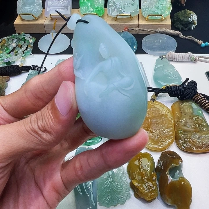未镶嵌定制翡翠小*牛随行自在观音