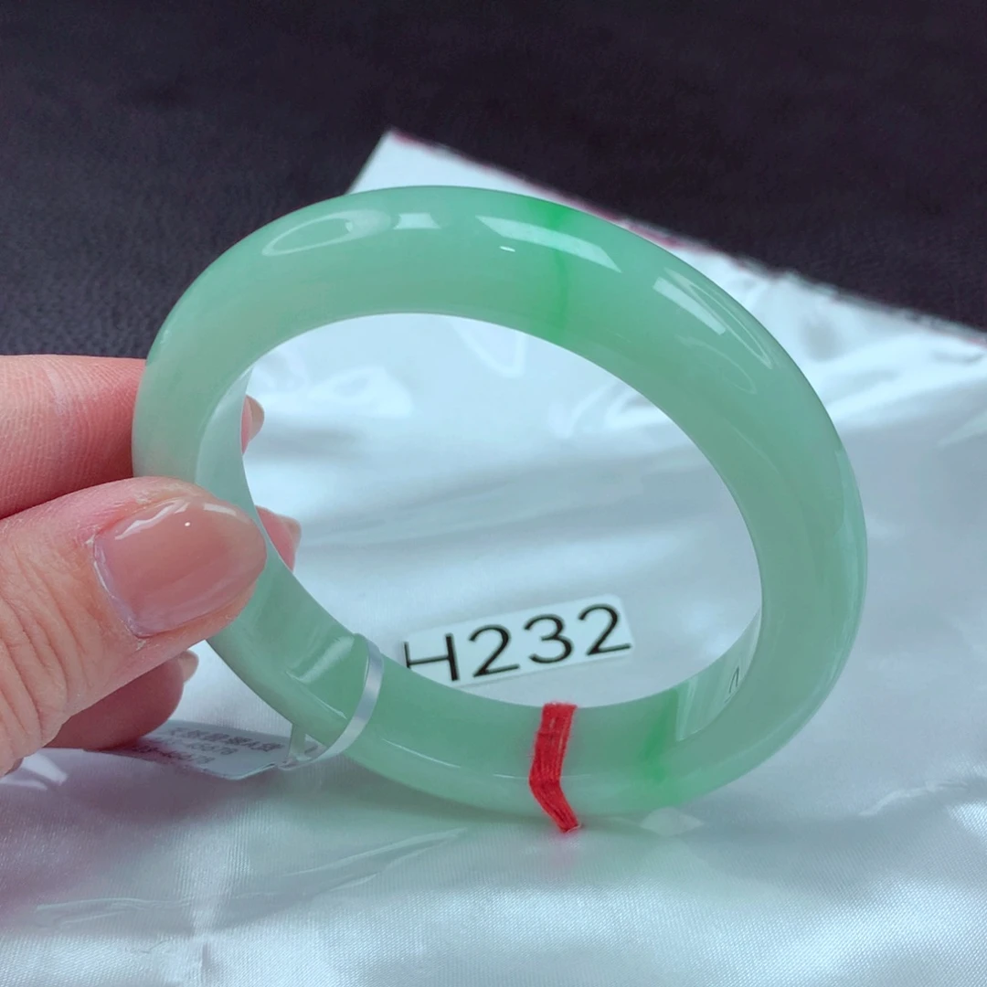 翡翠手镯未镶嵌手镯88