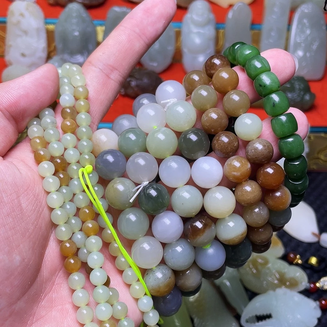 琦***琦颈饰未镶嵌和田玉