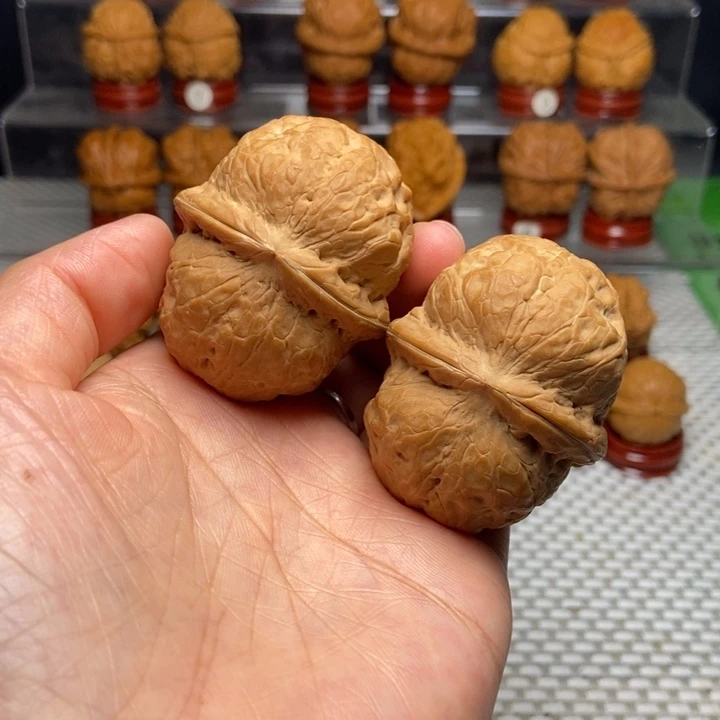 文玩核桃把件5粗筋玉罗汉
