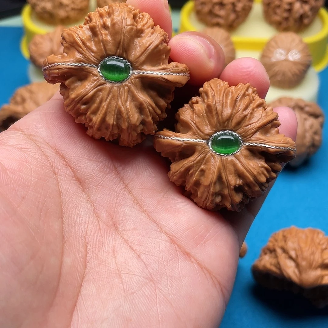 文玩核桃把件放*白狮子42