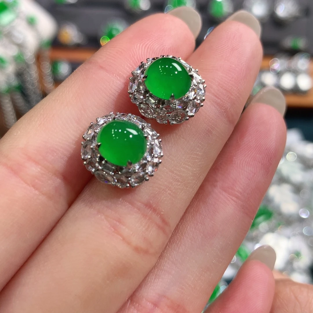 颈饰18K金镶嵌翡翠耳钉