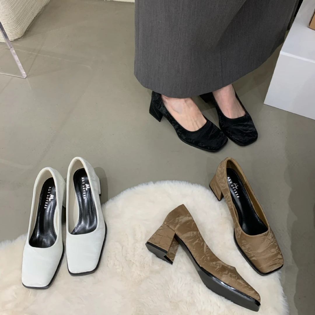 韩版浅口粗跟单鞋女2024早春新款中跟百搭日常时装舒适高跟时装鞋
