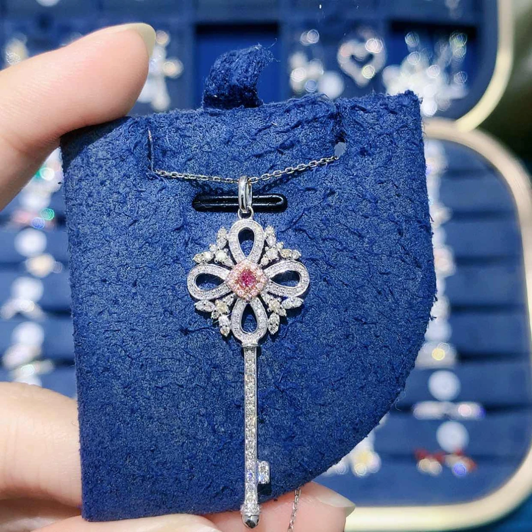 【闪购商品】颈饰18K金镶嵌钻石