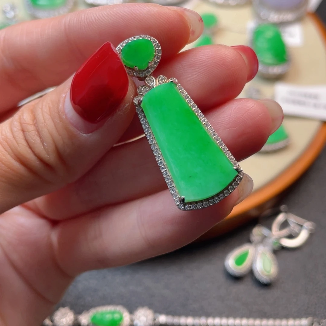 翡翠吊坠(不含链)银S925镶嵌小*