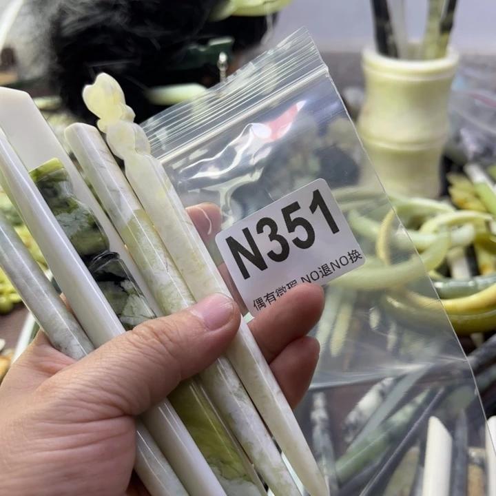 蛇纹石玉发饰合金春*