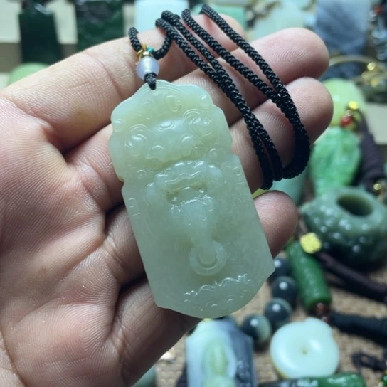 和田玉（糖玉）未镶嵌颈饰