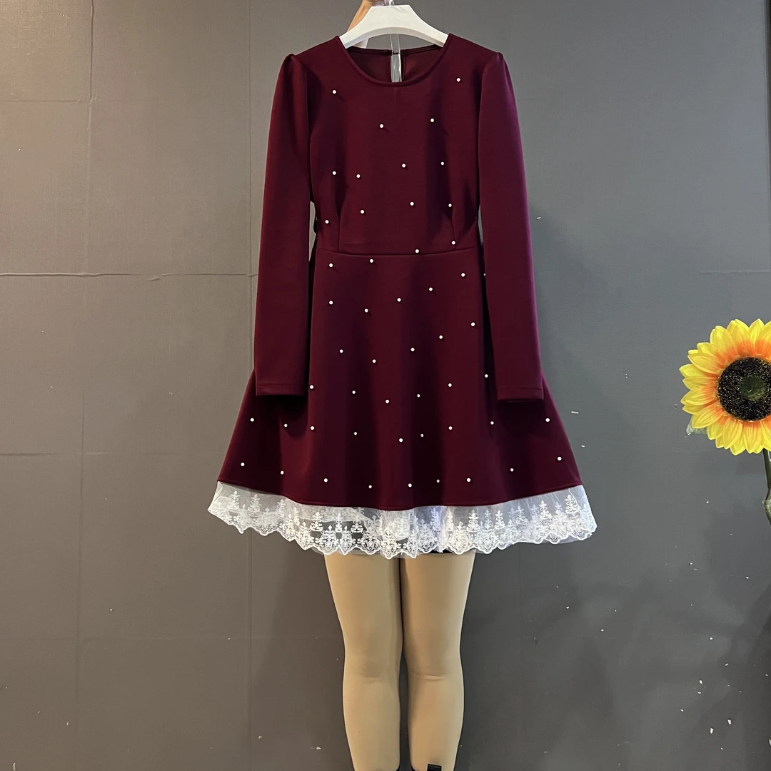 新款法式赫本风圆领钉珠蕾丝裙摆拼接收腰显瘦气质连衣裙