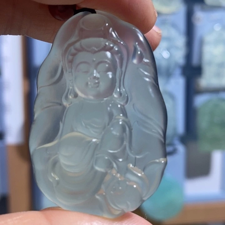 岫玉未镶嵌颈饰吊坠