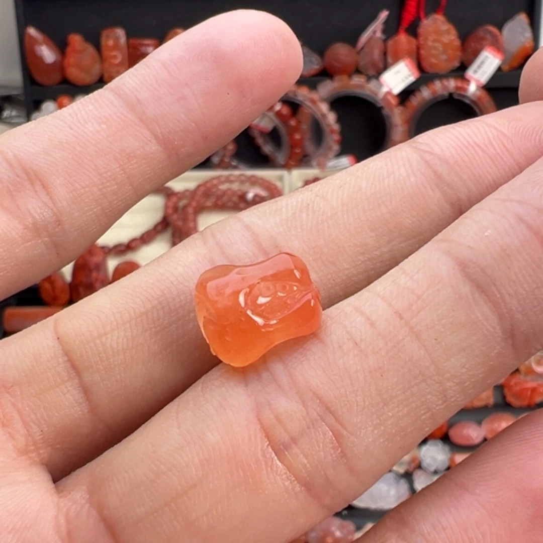 南红玛瑙未镶嵌颈饰白菜