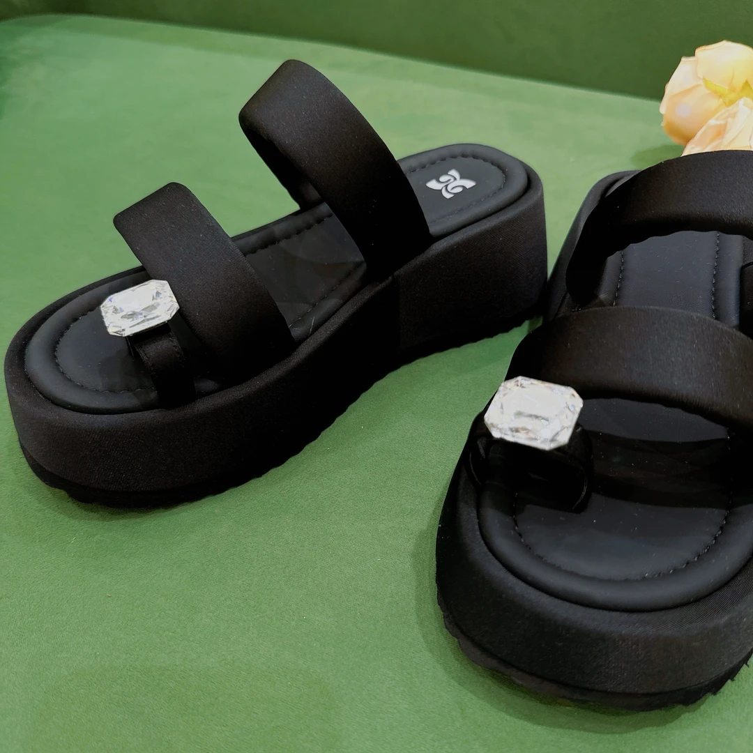 【伟伟专属】方糖水钻时尚凉拖鞋