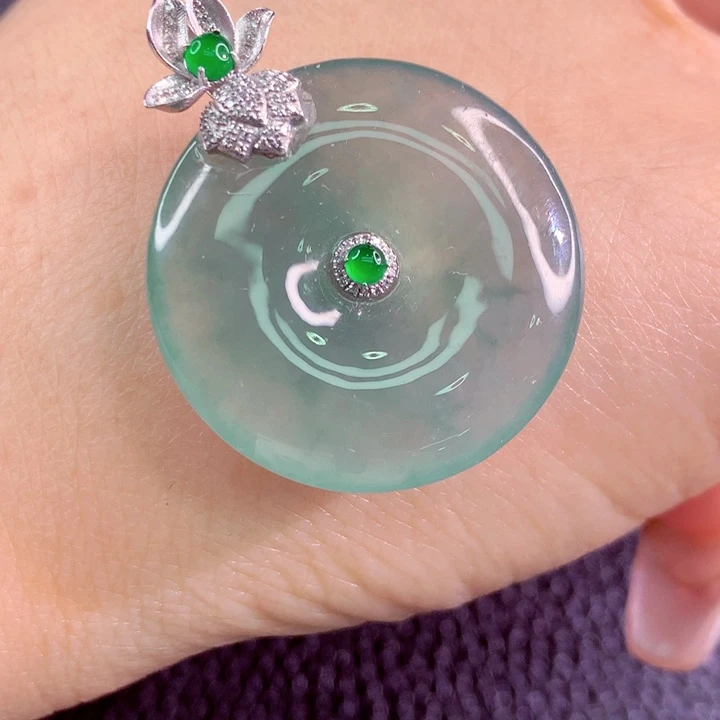 翡翠颈饰18K金镶嵌翡翠