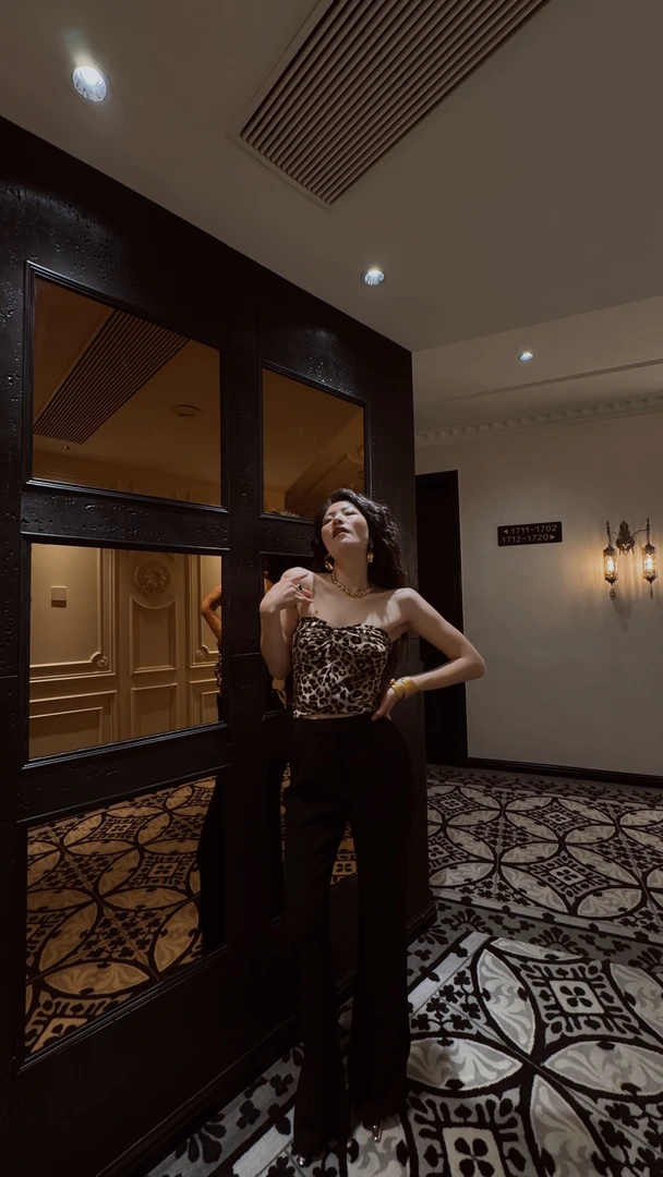 MIRROR 【涛姐精选】黑色极简主义巨显瘦微喇裤