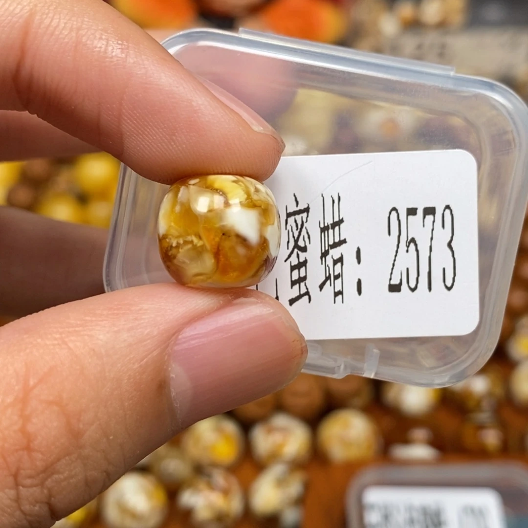 蜜蜡未镶嵌珠宝奇石2573
