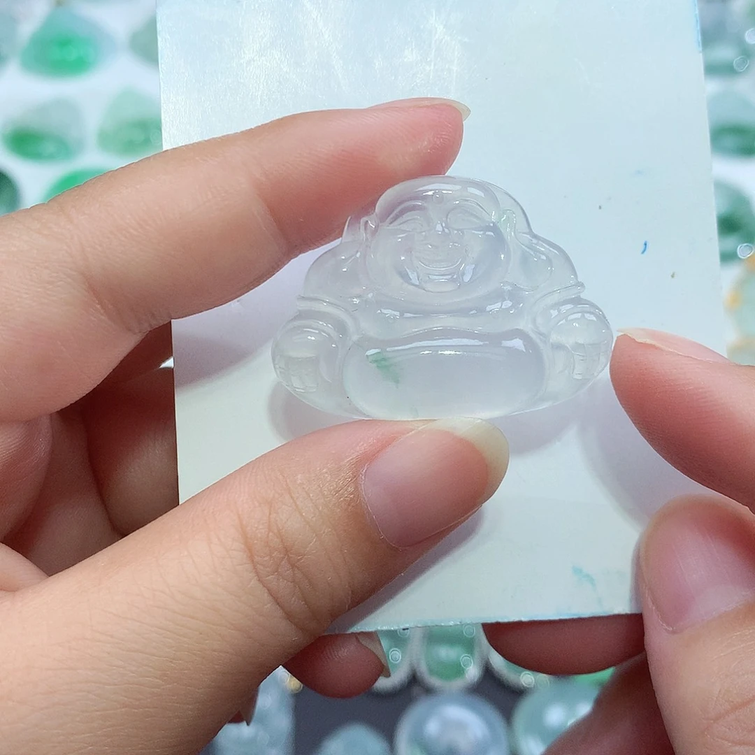 翡翠未镶嵌颈饰佛