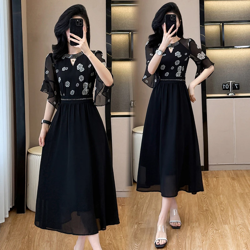 设计感领口烫钻显瘦拼接碎花雪纺中长连衣裙时髦女装喇叭袖裙子