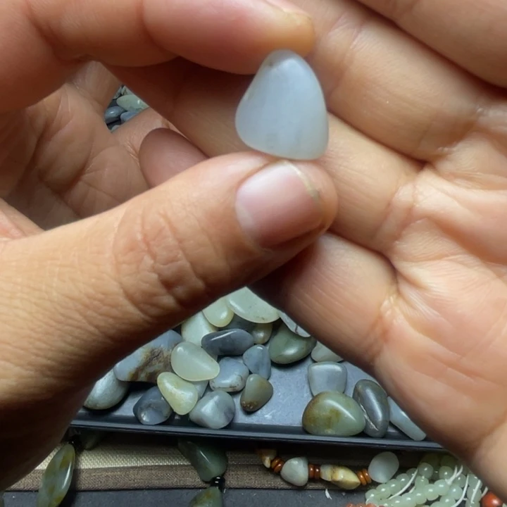 软玉未镶嵌珠宝奇石