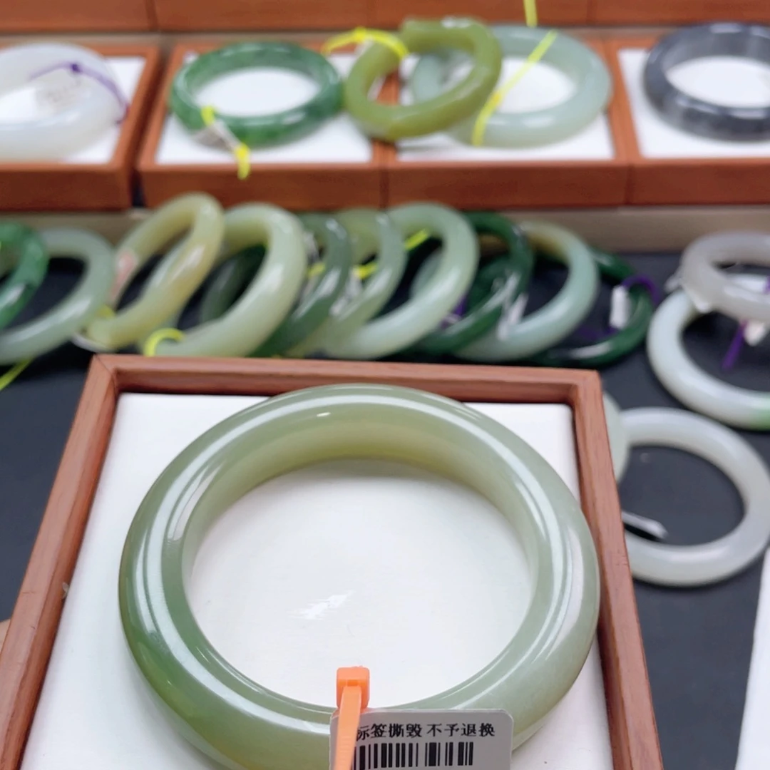 【闪购商品】未镶嵌手镯和田玉链接80。56