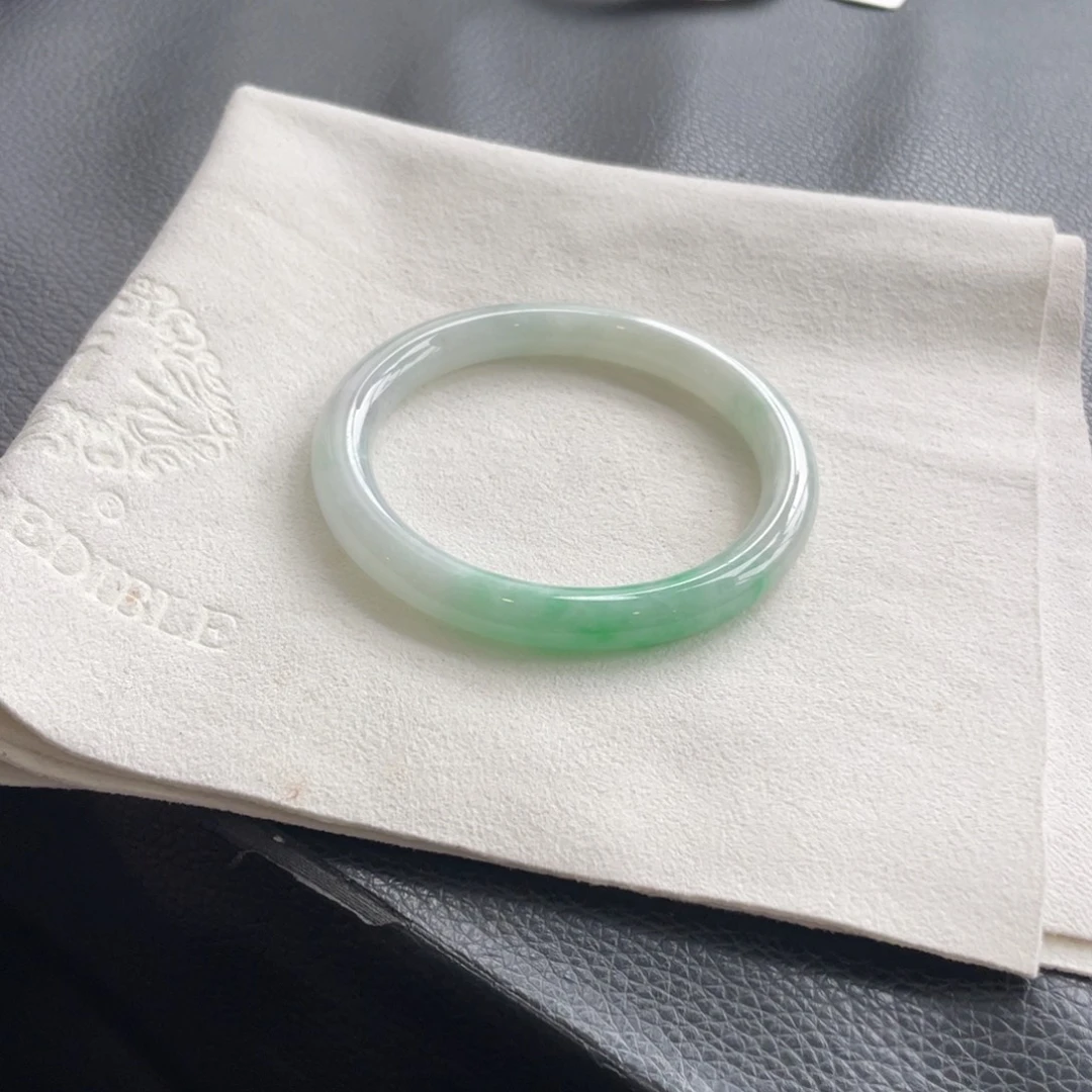 翡翠未镶嵌手镯纹裂55
